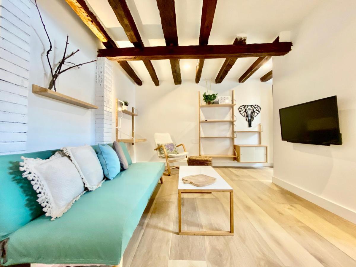Charming Gran Via Attic Lägenhet Madrid Exteriör bild